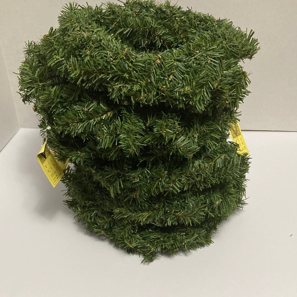 Vickerman holiday craft wreath bundle with red pine cones winter holidays - Picture 2 of 6